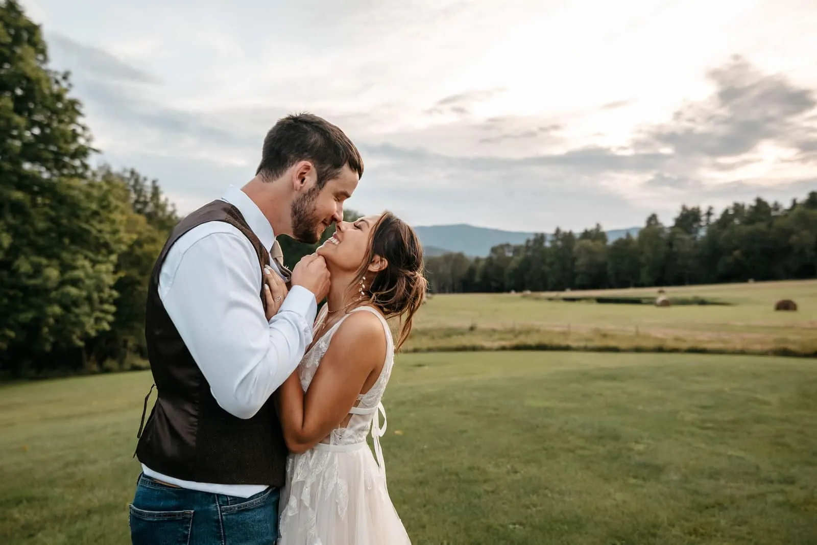 A photoshoot in with mountain view venue | Wedding Photography | Love in Focus Studio